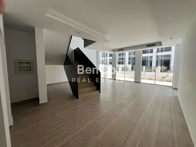 Elegant 4 Bedroom | Ready to Move | Prime Location