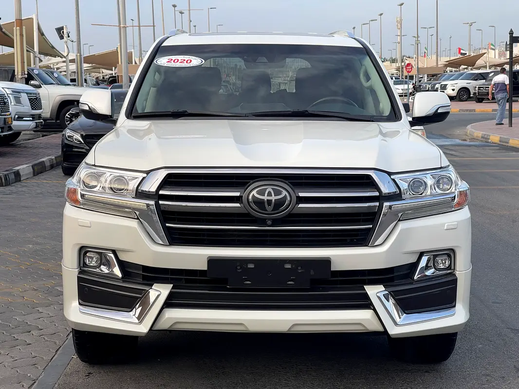 Toyota Land Cruiser 2020 — photo 1 of 19