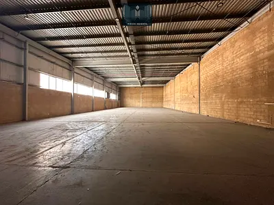 9857SQFT Insulated Warehouse with Mezzanine Offices Rent 789000(including tax)– Ras Al Khor.