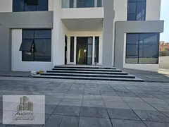 For sale, a villa in the Emirate of Sharjah, Al Hoshi area. A modern villa with super deluxe finishe