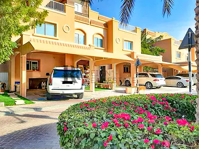 LUXURY SPACIOUS 5BR VILLA SINGLE ROW BOOK NOW