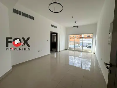 شقة غرفة وصالة للإيجار السنوي أول ساكن في الجرف 3 قريبة من شارع الشيخ محمد بن زايد، غرفة ماستر وصالة واسعة وبلكونة، 2 حمام، تكييف مركزي، مناسبة للعائل