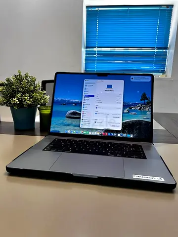 MacBook Pro 16 M1 max for sale
