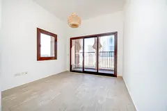 12 Cheques | G Floor | Unfurnished | Study Room |