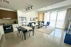 VACANT | FURNISHED | HIGH FLOOR