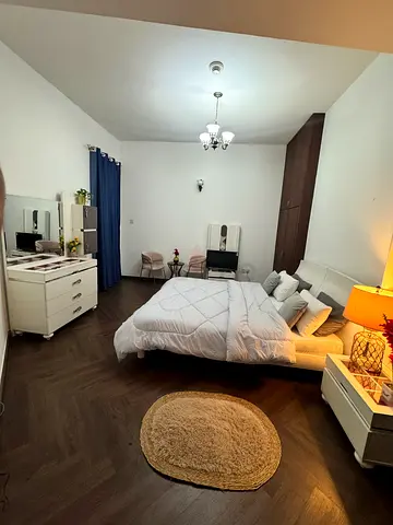 Ready to move master room available for rent in Al barsha height Tecom.