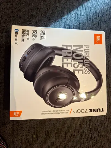 Brand New JBL Tune 780NC Wireless Noise Cancelling Headphones (Sealed)