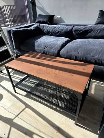 +++ Industrial Style Sofa Coffee Table (Solid Wood Metal) – Like New +++