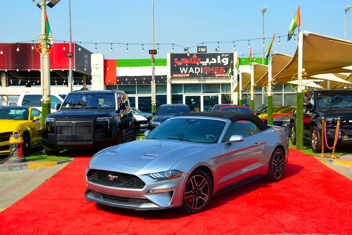 Ford Mustang 2021 — photo 1 of 18
