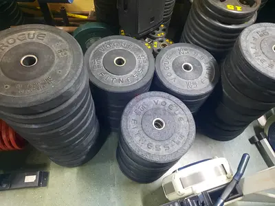 Used Rogue-style Rubber Weight Plates — Various 45lb/25kg Plates, Good Condition