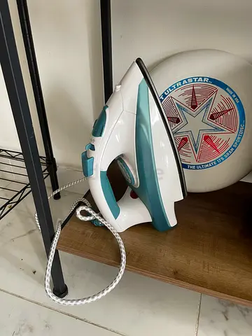 Philips Steam Iron - Good Working Condition