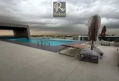 First Tenant || High Floor || Community View
