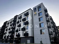 Elegant | Urban Island | Bright Interior