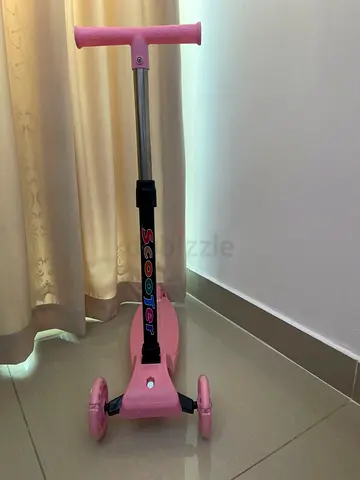 Pink 3-Wheel Kids Scooter – Adjustable Handle, Good Condition