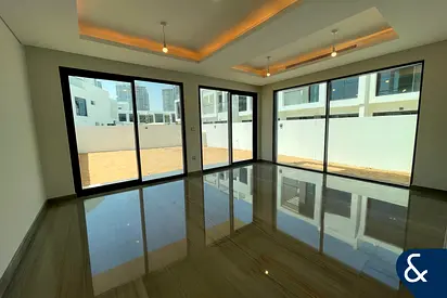 Brand new | 6 Bed | Large Garden | Single Row