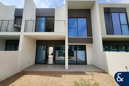 Single Row | Park backing | Corner Kitchen