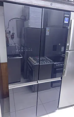 Hitachi Four-doors black mirrored Refrigerator - good condition Digital Inverter Almost look new