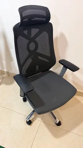 Ergonomic Mesh Gaming Chair with Headrest — Good Condition