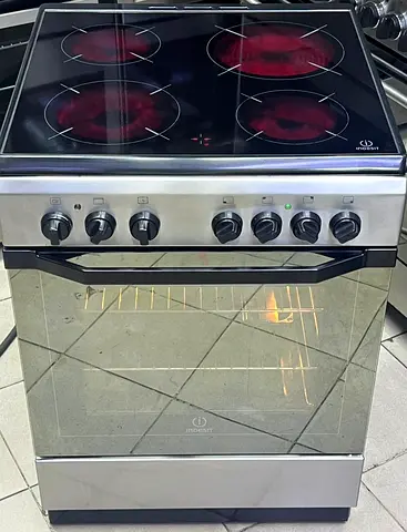 Indesit Electric Ceramic 4 Hob with Oven  fan - Stainless Steel, Good Condition