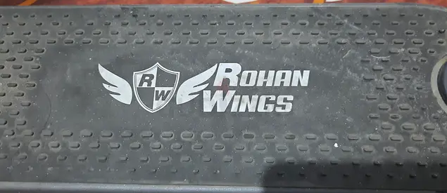Rohan Wings kick scooter — used deck in excellent condition