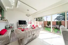 Townhouse | Single Row | Vacant on Transfer