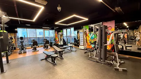 Beautiful Room for Rent Couple or Females With Gym, Sauna Swimming Pool