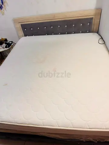 Queen size bed frame with tufted headboard and medicated mattress