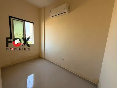 لإيجار في عجمان – منطقة العالية، استوديو بمطبخ منفصل ومساحة واسعة، يقع في موقع مميز بالقرب من جميع الخدمات وبجوار شارع محمد بن زايد، مما يوفر سهولة ال