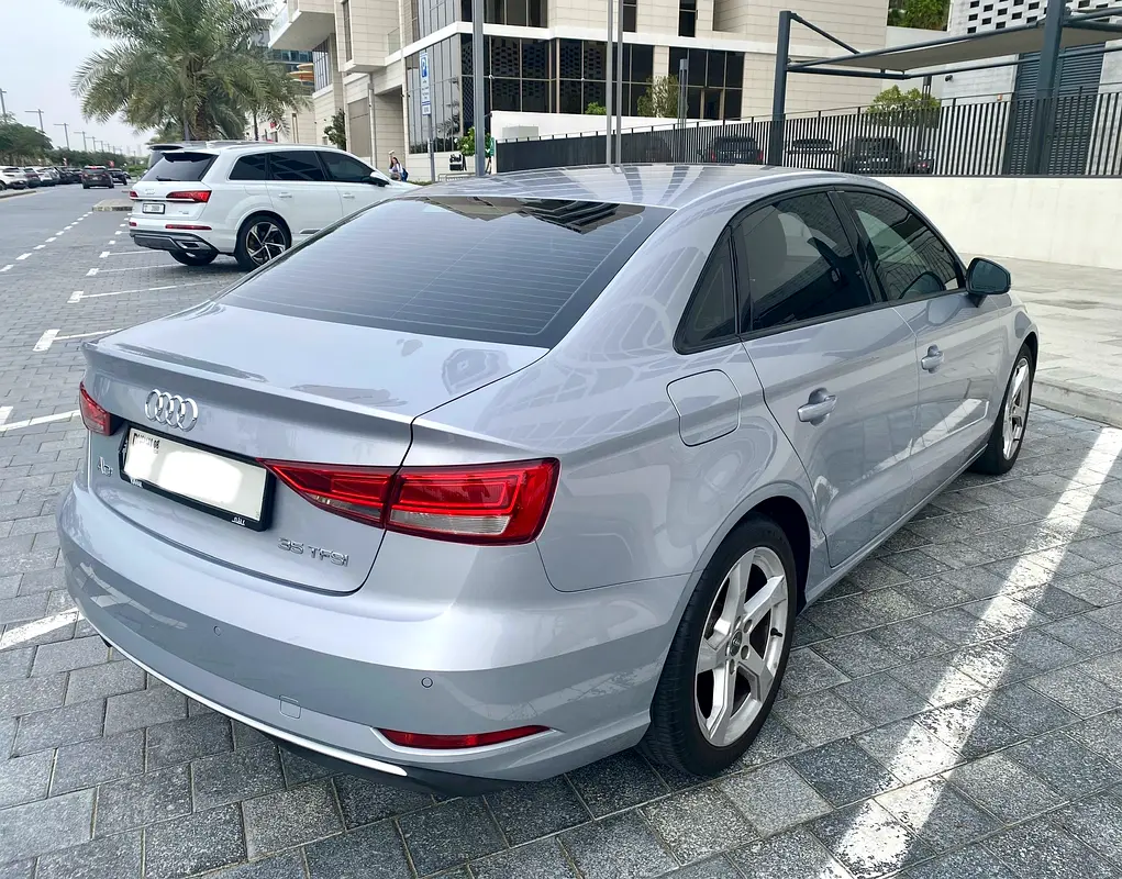 Audi A3 2019 — photo 1 of 4