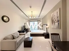 Fully Furnished Studio / Canal View / Vacant