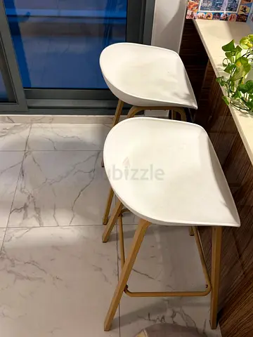 Set of 2 Modern White Bar Stools with Wooden Legs