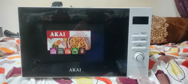 AKAI countertop microwave oven - good working condition