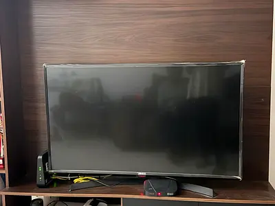 LG TV - 43”