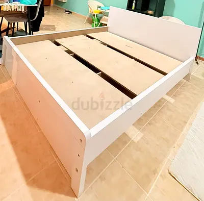 Urgent Move out Sale : Almost Brand new QUEEN (160*200) Bed Frame with Headboard