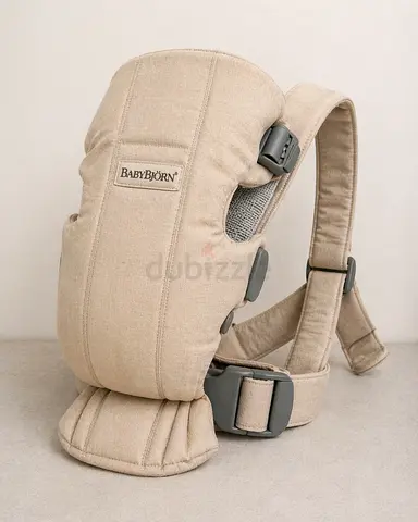 Original BabyBjörn Baby Carrier Mini – Soft Fabric – Light Beige in normal usage condition 👶