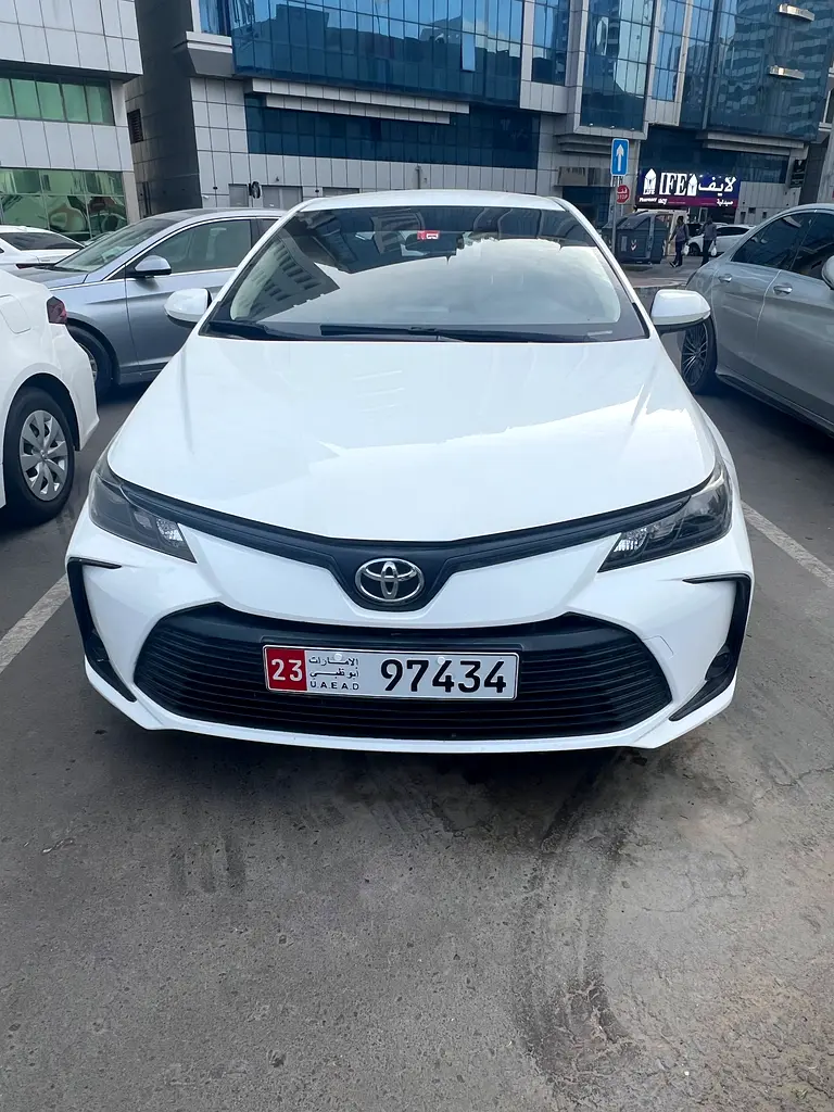 Toyota Corolla 2021 — photo 1 of 3