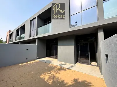 سعر مخفّض | تاون هاوس متوسط  ​​بأربع غرف | روبينيا