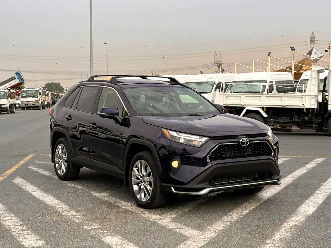 Toyota Rav 4 2019 — photo 1 of 20