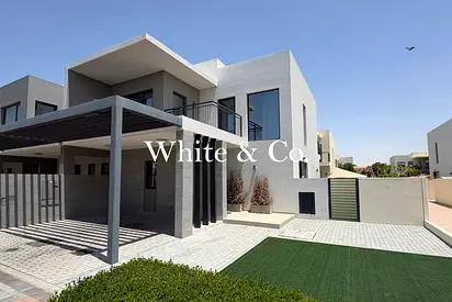 Vacant Now | Unfurnished | Corner Plot
