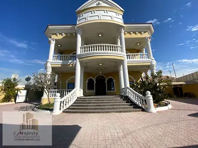 فيلا فاخرة للبيع – العزرة، الشارقة