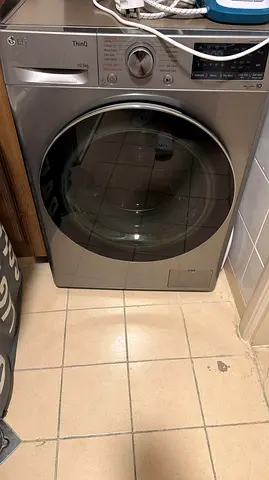Lg washing machine 10.5 kg washer new model same like new condition