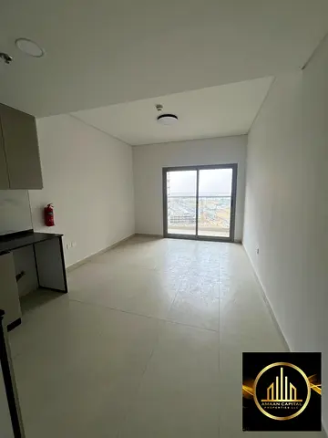 للايجار استديو اول ساكن مساحة كبيرة مع بلكونة