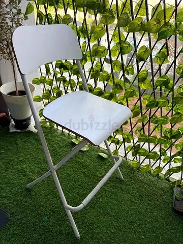 White Folding Bar/Counter Chair