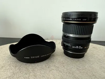 Canon EF-S 10-22mm f/3.5-4.5 USM Wide Angle Lens with EW-83E Hood