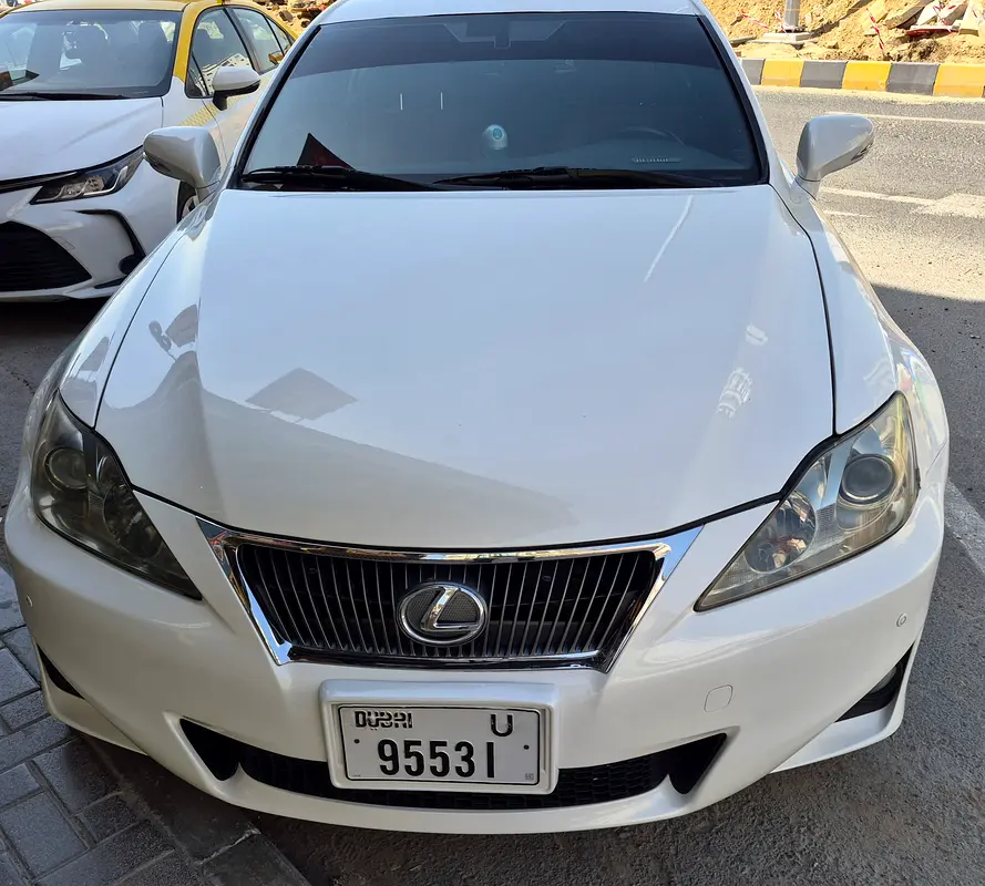 Lexus IS-Series 2012 — photo 1 of 14