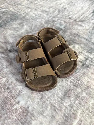 Brown toddler sandals with adjustable buckles - size uk 5
