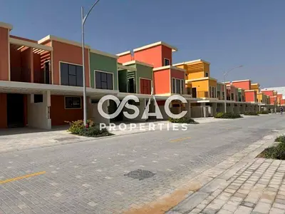 BRAND NEW | LUXURIOUS TOWNHOUSE