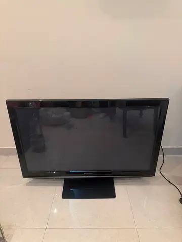 44 inch LED TV in good working condition - stand included