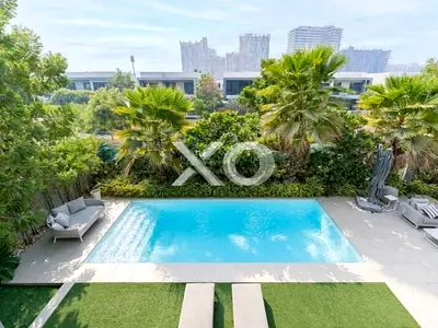 PRIVATE POOL | UPGRADED | SINGLE ROW