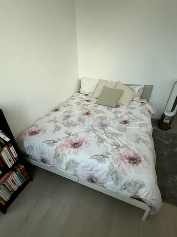 White bed frame queen size + 2x brown night tables